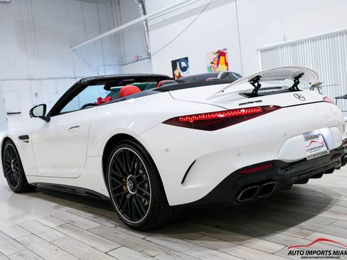 Used 2022 Mercedes-Benz SL 55 AMG 4MATIC w/ Driver Assistance Package image 42