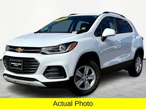 Used 2021 Chevrolet Trax LT image 1