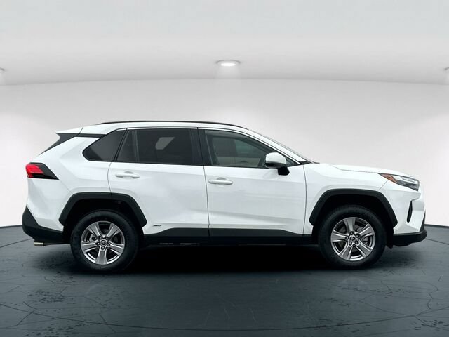 Used 2022 Toyota RAV4 XLE w/ Convenience Package AWD/4WD image 7