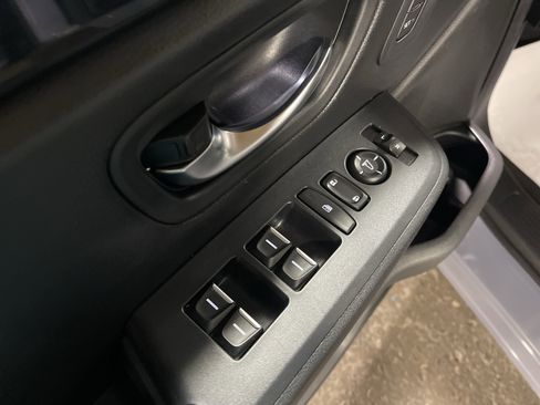 Used 2024 Honda Pilot Touring image 9