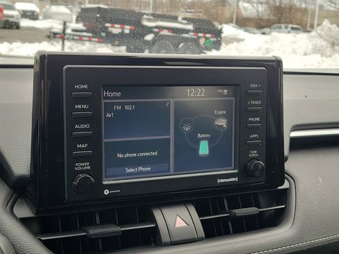 Used 2021 Toyota RAV4 LE image 25