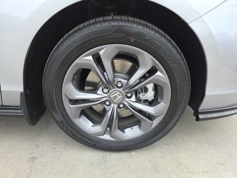 Certified 2025 Honda Accord EX-L image 14