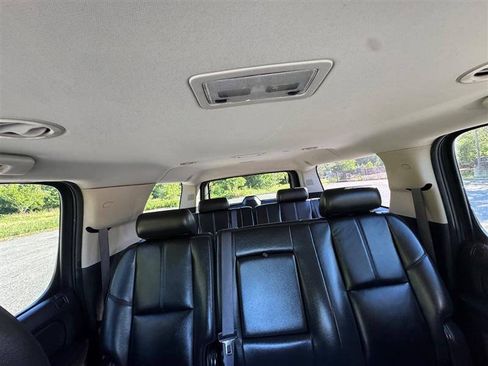 Used 2010 Chevrolet Suburban LT AWD/4WD image 21