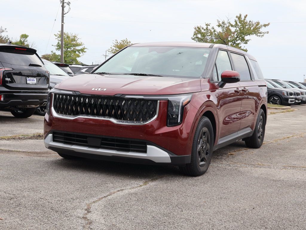 New 2025 Kia Carnival FWD image 3