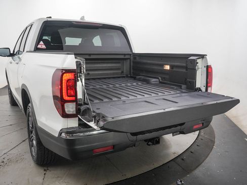 Used 2020 Honda Ridgeline Sport image 9