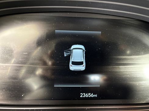 Used 2025 Hyundai Venue SEL FWD image 15