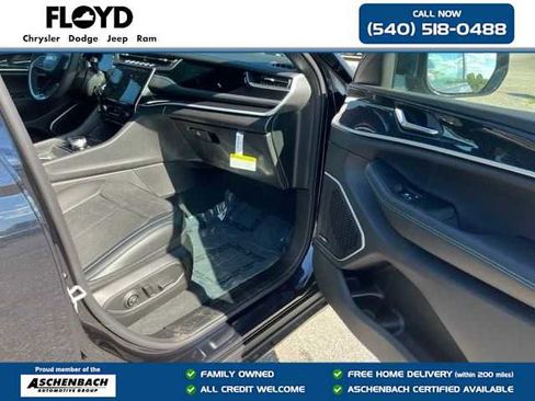 New 2024 Jeep Grand Cherokee Trailhawk w/ Advanced Protech Group II image 30