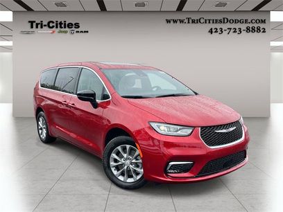 New 2026 Chrysler Pacifica Select