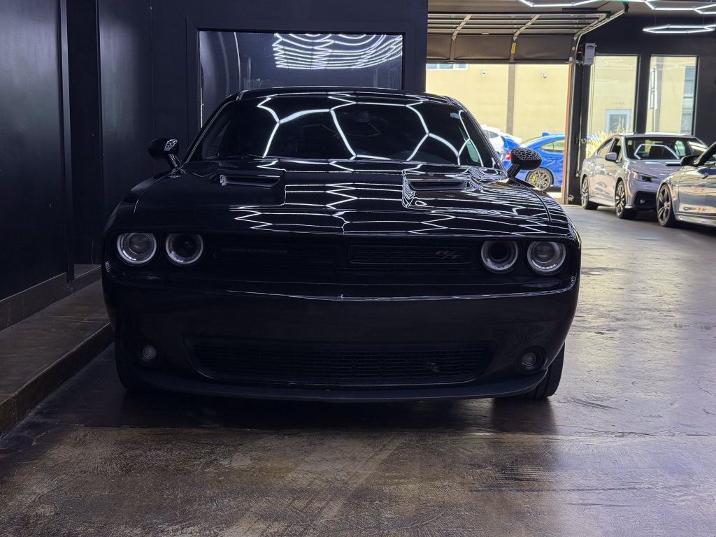 Used 2018 Dodge Challenger R/T w/ Driver Convenience Group RWD image 2