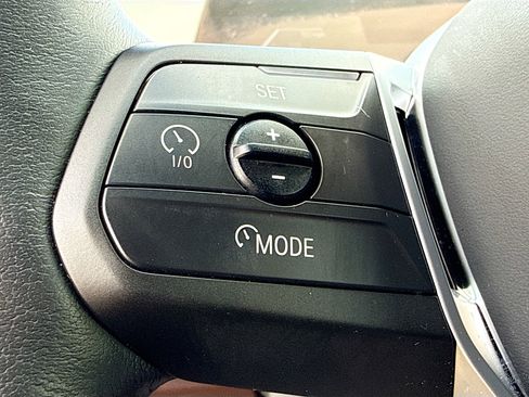 Used 2025 BMW X1 xDrive28i w/ Technology Package image 38