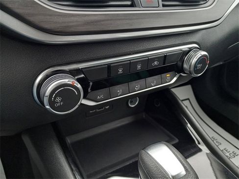 Used 2024 Nissan Altima 2.5 SV image 20