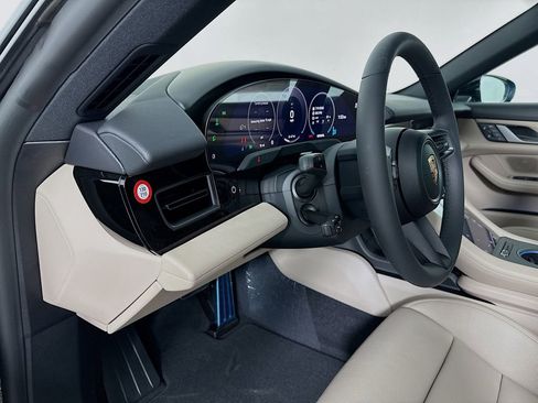 Certified 2025 Porsche Taycan image 4