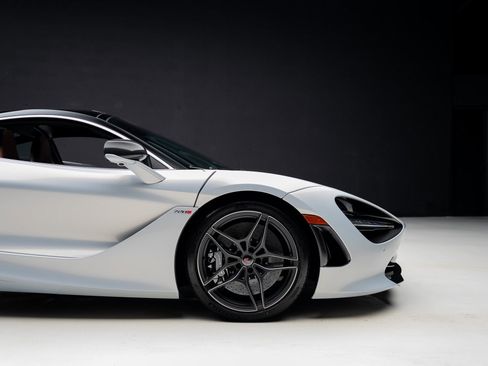 Used 2018 McLaren 720S image 38