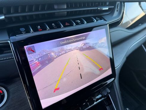 Used 2023 Jeep Grand Cherokee 4WD 4xe image 23