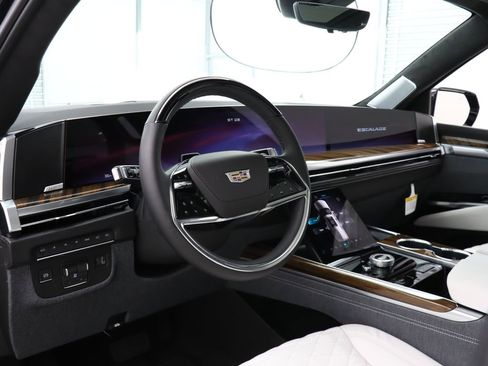 Used 2026 Cadillac Escalade Platinum Sport image 16