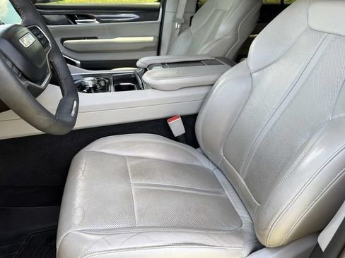 Used 2022 Jeep Wagoneer Series III w/ Flexible Seating Group RWD image 19