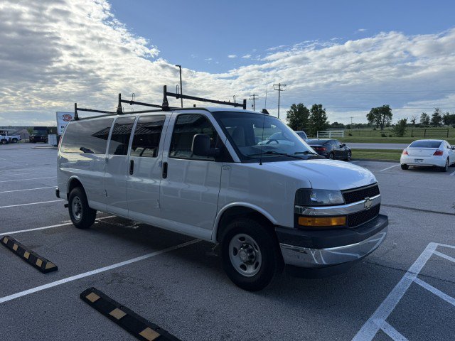 Used 2018 Chevrolet Express 3500 LT w/ LT Preferred Equipment Group RWD image 4