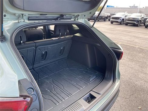 Used 2024 Chevrolet Trax RS image 23