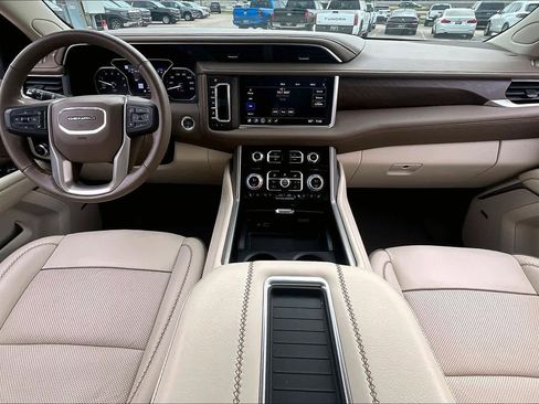 Used 2021 GMC Yukon Denali w/ Denali Premium Package RWD image 16