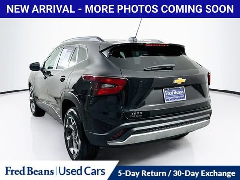 Used 2025 Chevrolet Trax LT w/ Driver Confidence Package FWD image 7