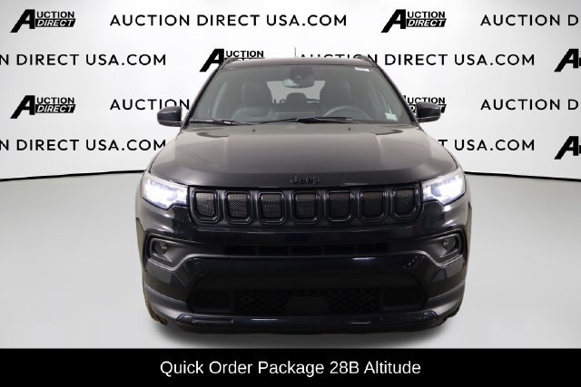 Used 2022 Jeep Compass Latitude FWD image 2