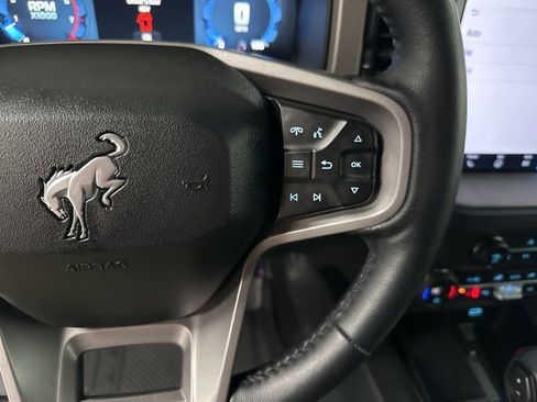Used 2025 Ford Bronco Outer Banks AWD/4WD image 16