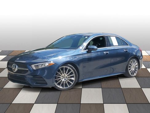 Used 2021 Mercedes-Benz A 220 image 1