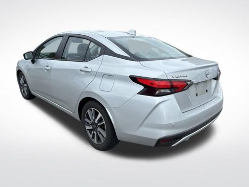 Used 2023 Nissan Versa SV FWD image 4