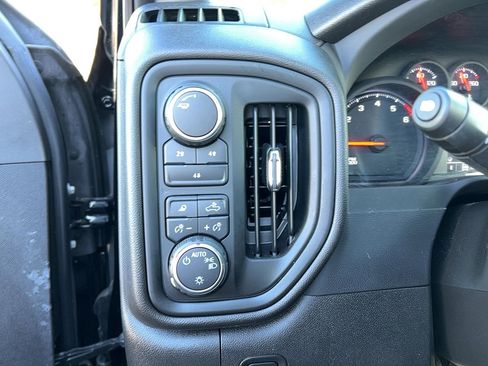 Used 2025 Chevrolet Silverado 2500 Custom w/ Custom Value Package image 17