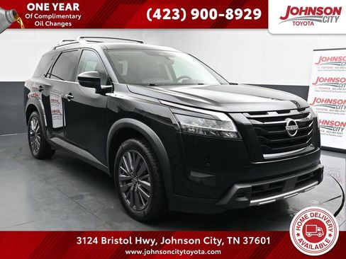 Used 2023 Nissan Pathfinder SL w/ SL Premium Package image 1