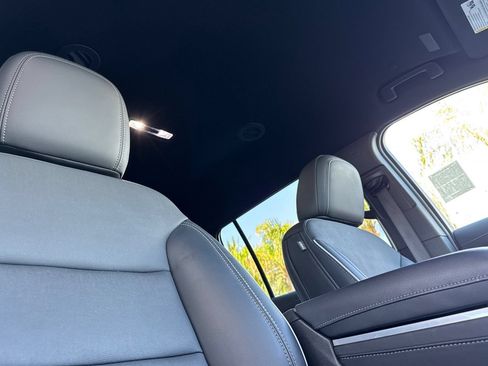 Used 2025 Buick Enclave Preferred FWD image 19
