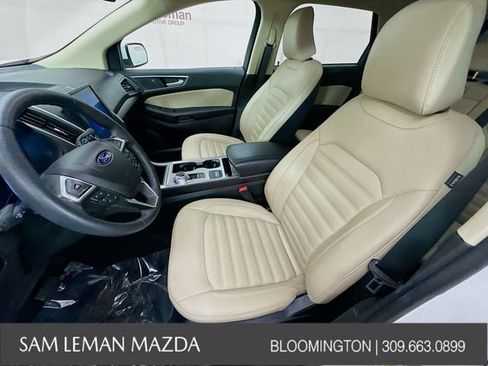 Used 2024 Ford Edge SEL w/ Convenience Package AWD/4WD image 3