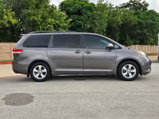 Used 2013 Toyota Sienna LE FWD video 2