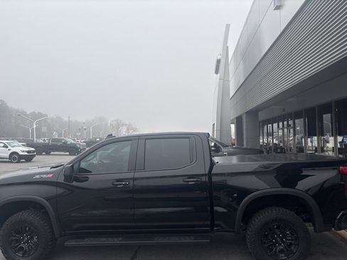 Used 2025 Chevrolet Silverado 1500 ZR2 w/ Technology Package image 27