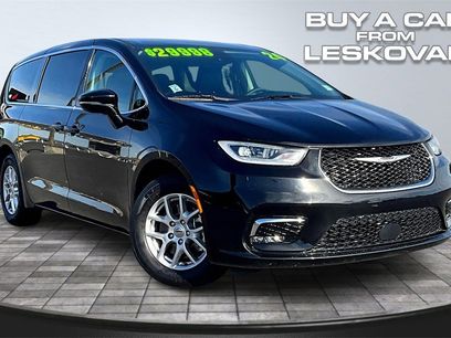 Used 2024 Chrysler Pacifica Touring-L