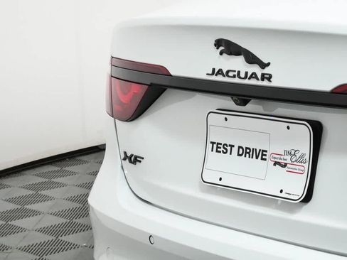 Used 2022 Jaguar XF R-Dynamic SE AWD/4WD image 37