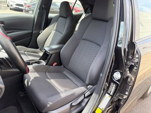 Used 2023 Toyota Corolla SE FWD image 2