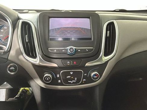 Used 2022 Chevrolet Equinox LS FWD image 25