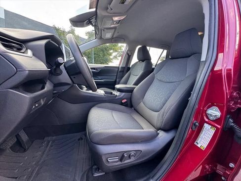 Used 2023 Toyota RAV4 XLE FWD image 16