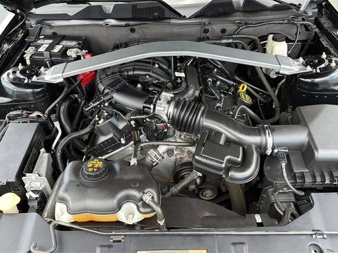 Used 2014 Ford Mustang Convertible RWD image 29