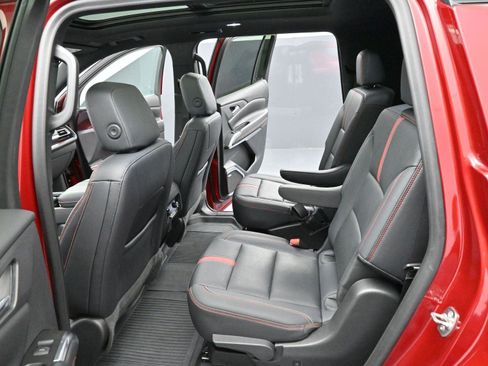 Used 2024 Chevrolet Traverse RS w/ LPO, Floor Liner Package image 32