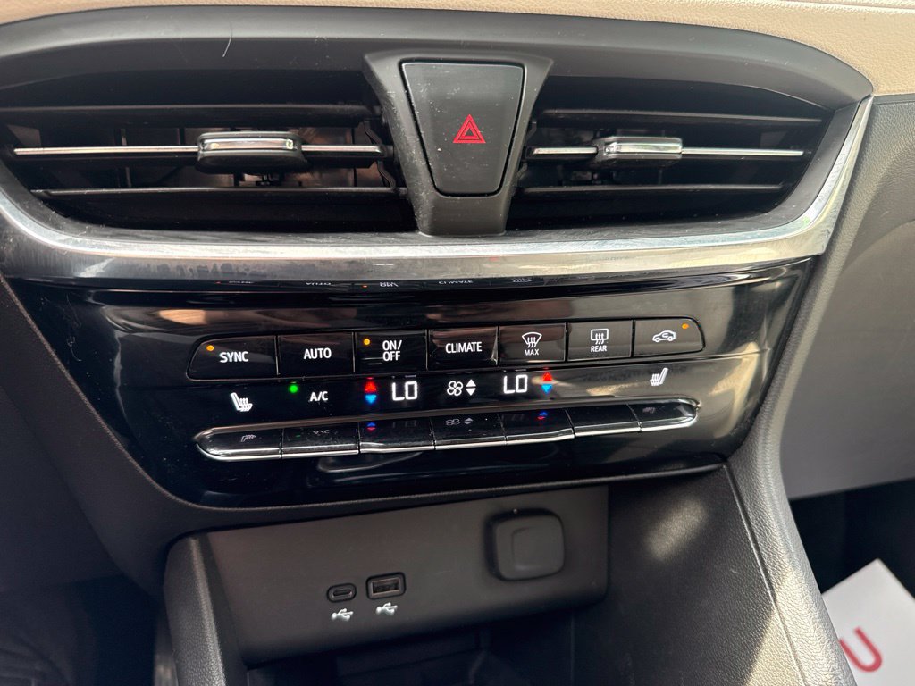 Used 2024 Buick Encore GX Avenir AWD/4WD image 27