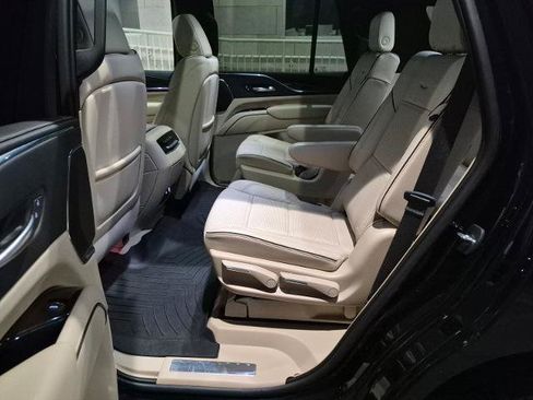Used 2023 Cadillac Escalade Premium Luxury AWD/4WD image 14