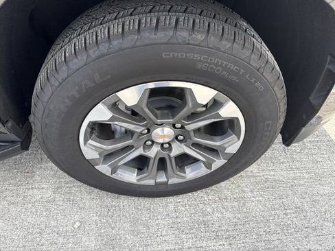 Used 2026 Chevrolet Suburban LS RWD image 25