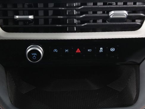 Used 2025 Ford Explorer Active image 19