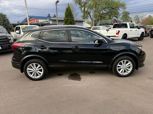 Used 2017 Nissan Rogue Sport SV w/ SV All-Weather Package AWD/4WD image 10
