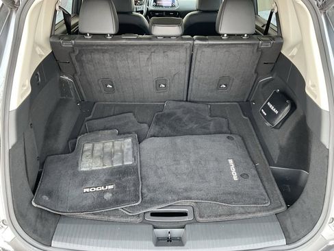 Used 2022 Nissan Rogue SV w/ SV Premium Package image 22