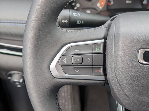 New 2026 Jeep Compass Latitude image 16