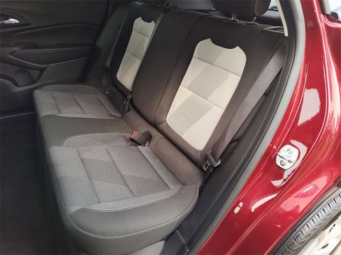 Used 2025 Chevrolet Trax LS image 34