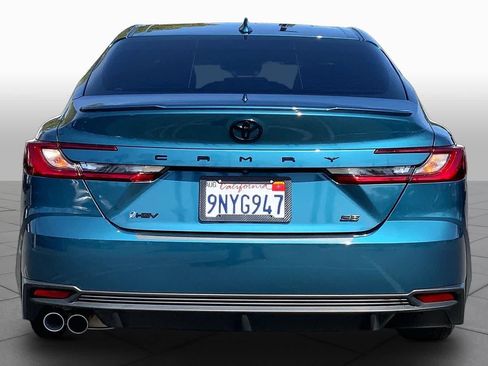 Used 2025 Toyota Camry SE FWD image 4